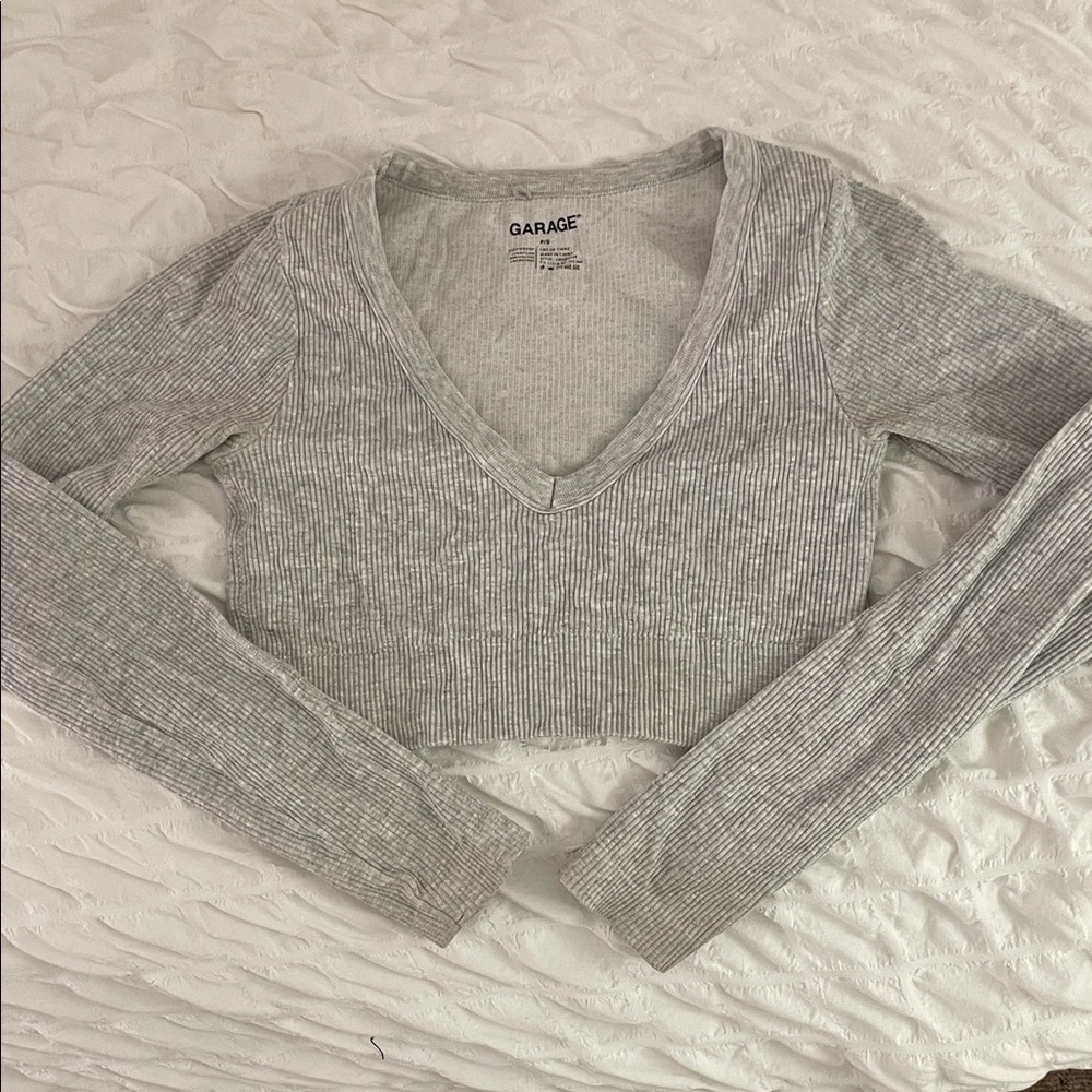 Garage Light Gray Ribbed V-Neck Long-Sleeve Crop Top